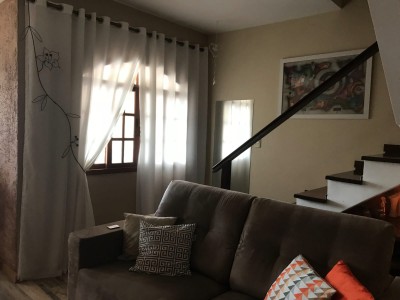 Imobiliaria Teresopolis Casa duplex geminada a venda em condominio em Araras