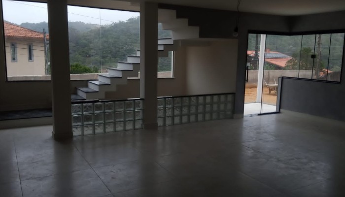 Imobiliarias em Teresopolis MP Imóveis-Casarão duplex nova a venda no Jardim Paquequer próximo ao Golf