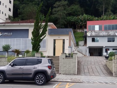 imobiliaria em Teresopolis MP Imoveis: Casa comercial e anexos a venda no Centro